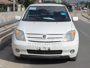 Toyota IST 2003 White