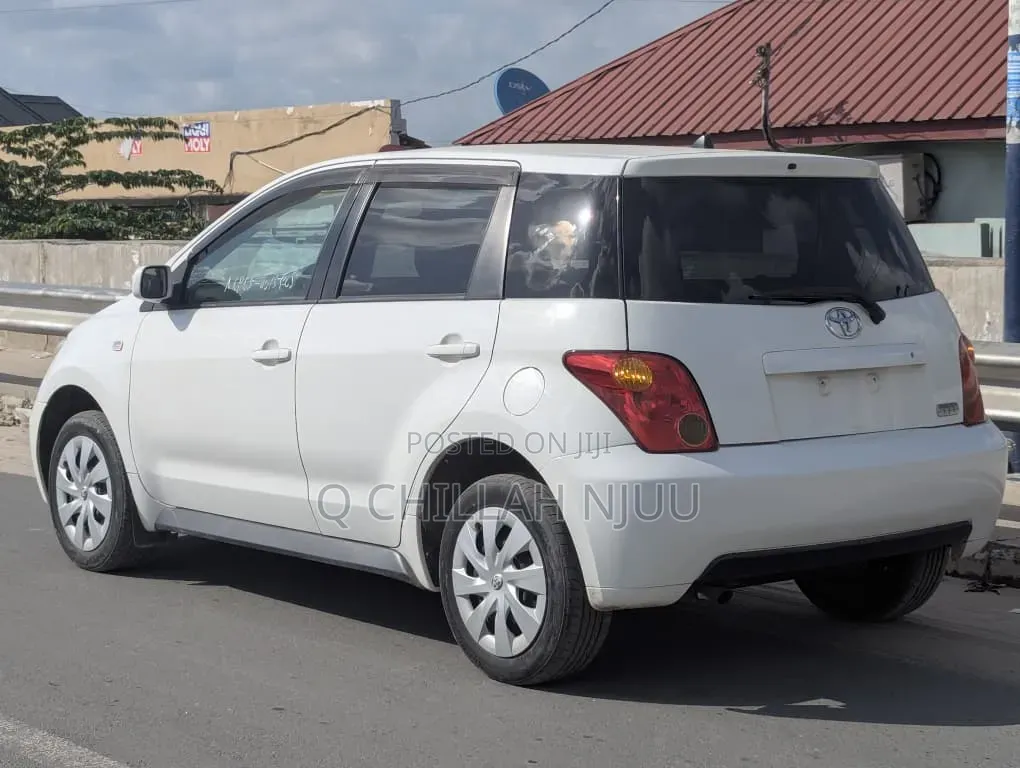 Toyota IST 2003 White