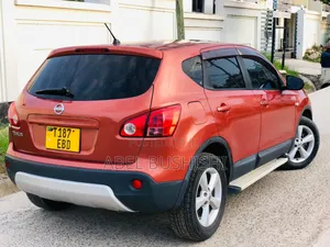 Nissan Dualis 2014 Orange