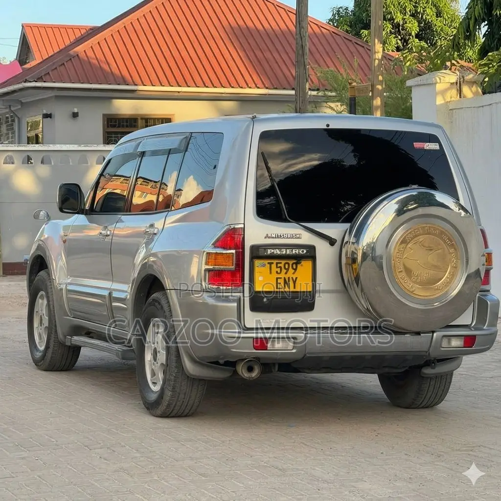Mitsubishi Pajero 2008 Silver