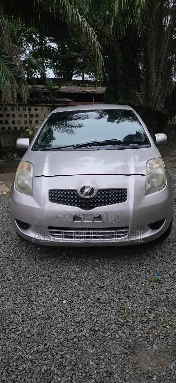 Toyota Vitz 1.5 FWD 5dr 2005 Silver