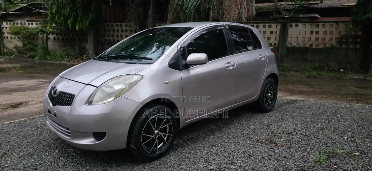Toyota Vitz 1.5 FWD 5dr 2005 Silver