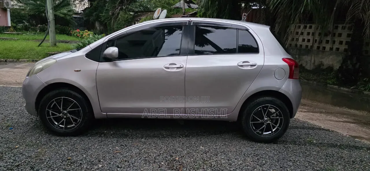 Toyota Vitz 1.5 FWD 5dr 2005 Silver