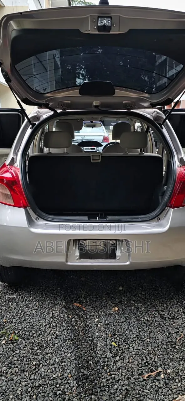 Toyota Vitz 1.5 FWD 5dr 2005 Silver