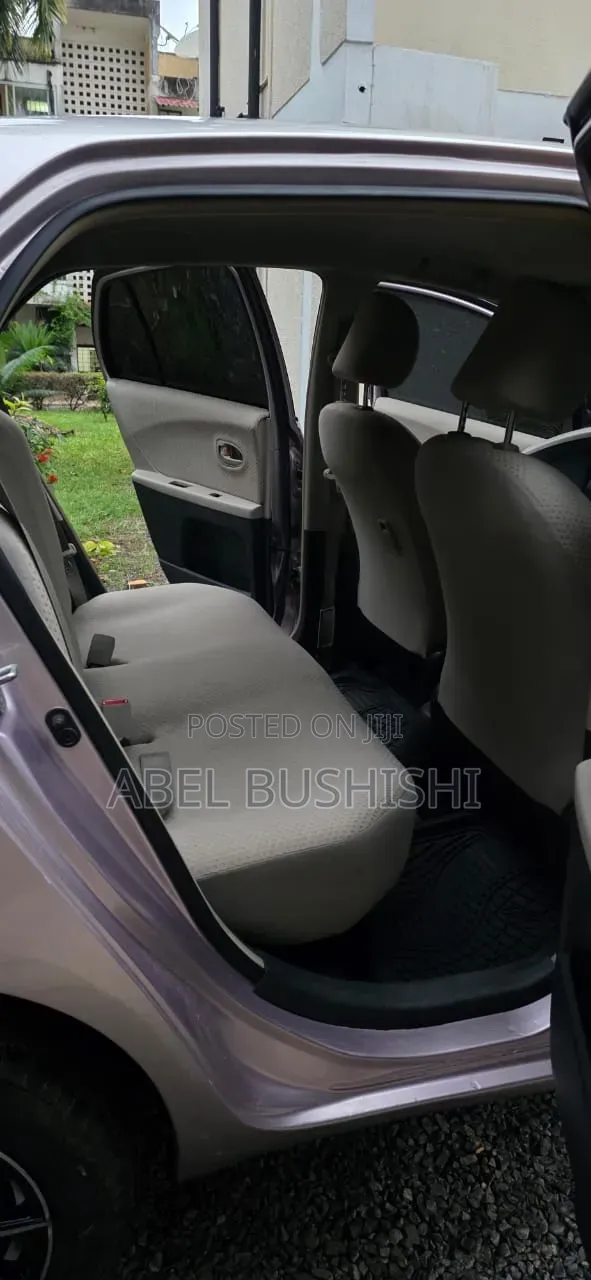 Toyota Vitz 1.5 FWD 5dr 2005 Silver