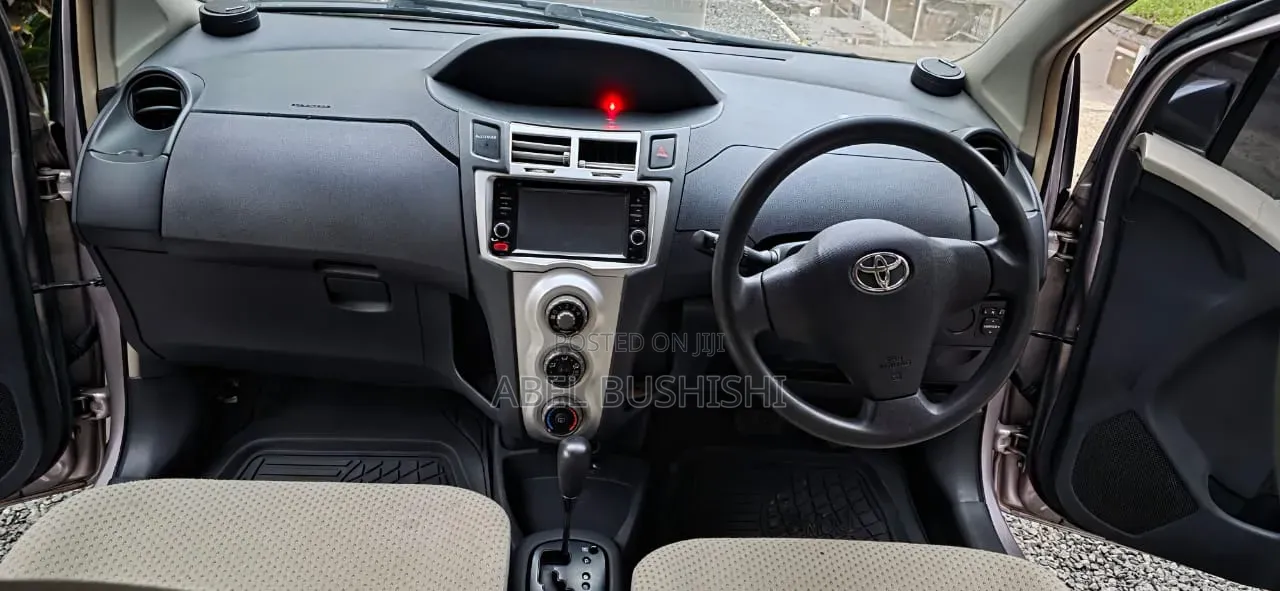 Toyota Vitz 1.5 FWD 5dr 2005 Silver