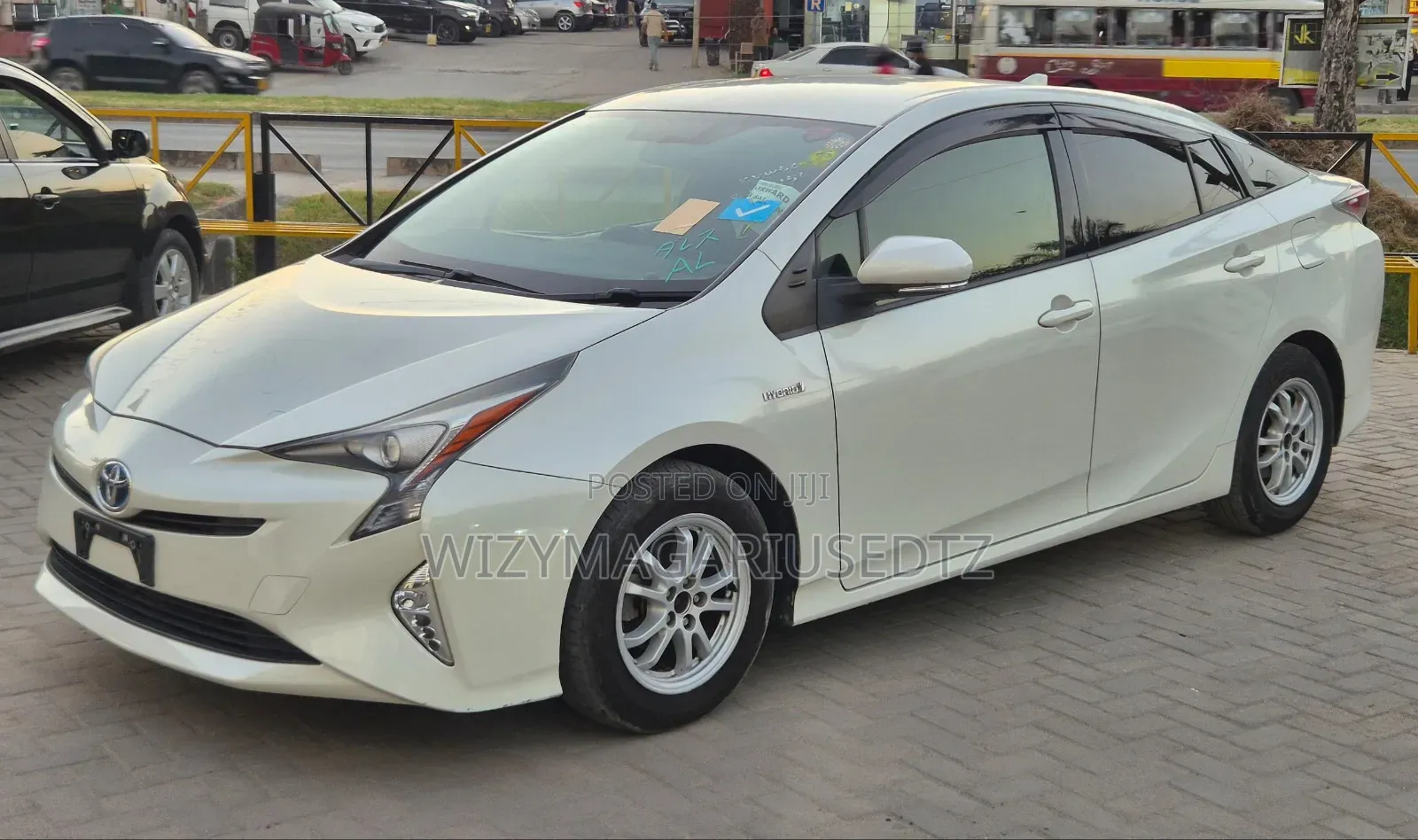 Toyota Prius 2017 Off white