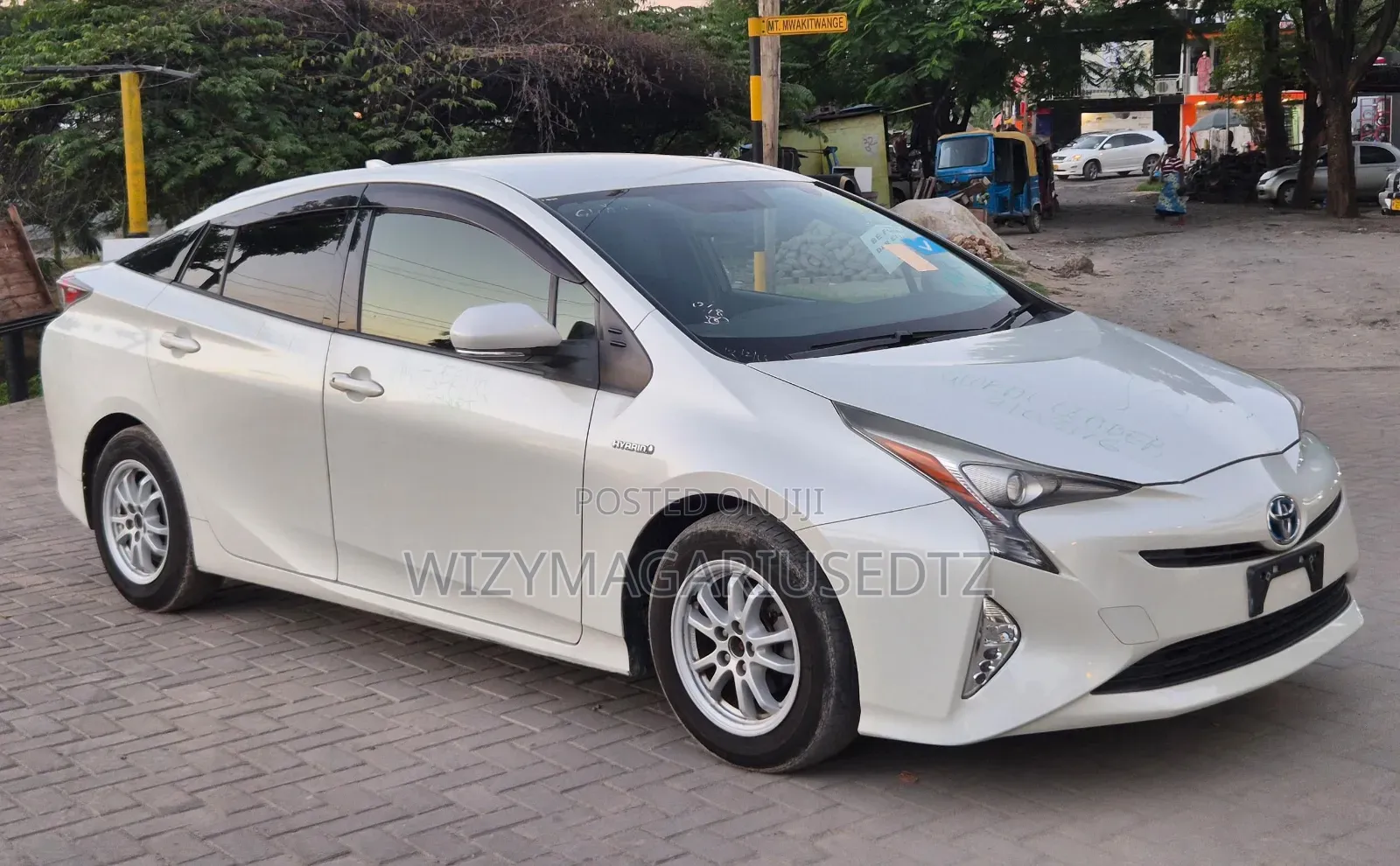 Toyota Prius 2017 Off white