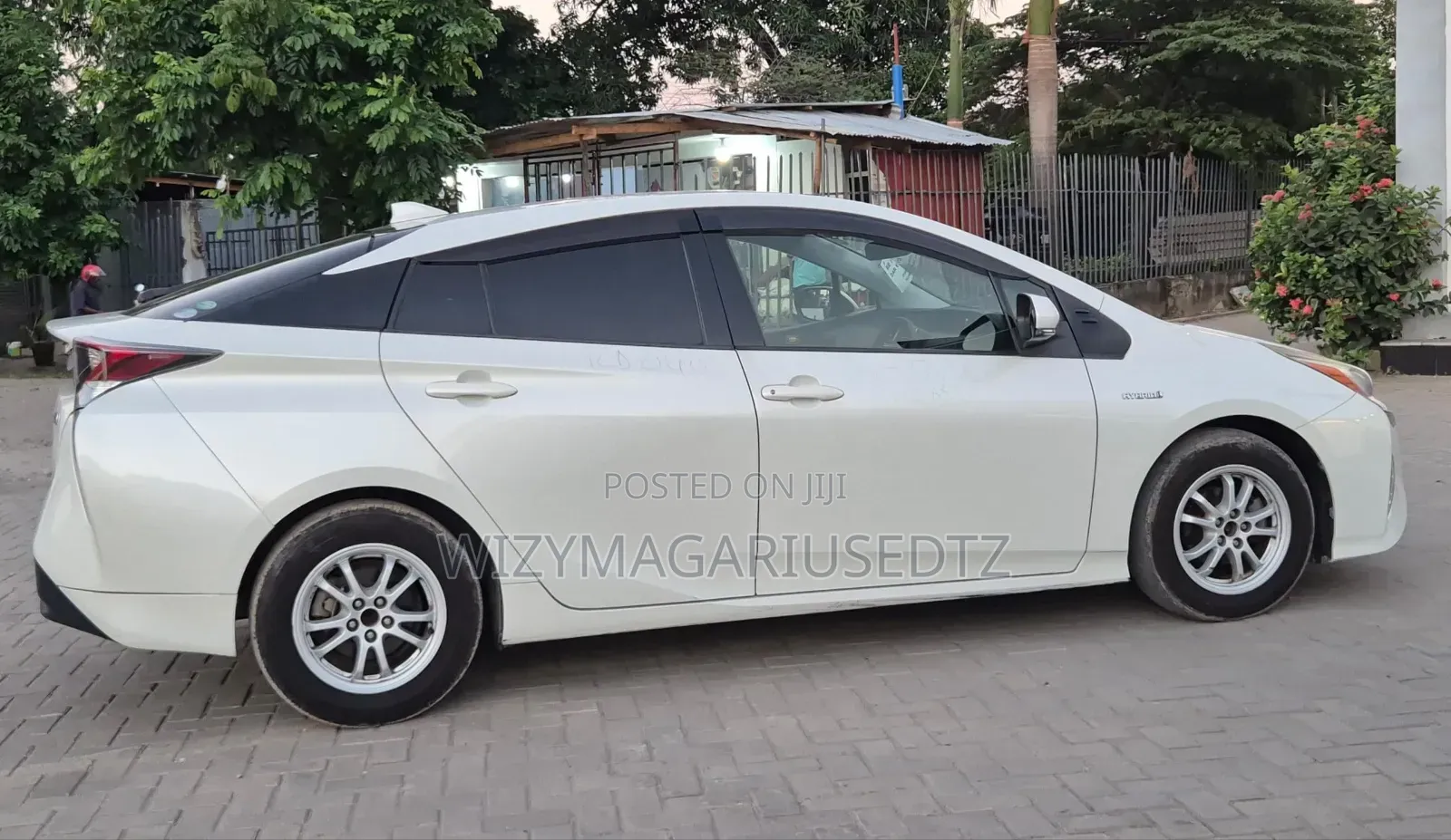 Toyota Prius 2017 Off white