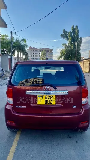 Toyota Corolla Rumion 2008 Red