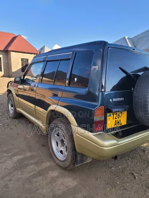 Suzuki Escudo 1996 Black