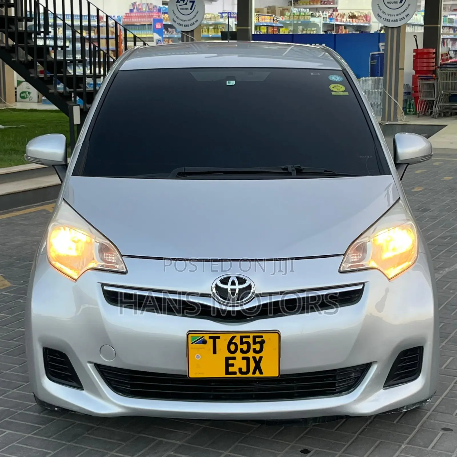 Toyota Ractis 2013 Silver