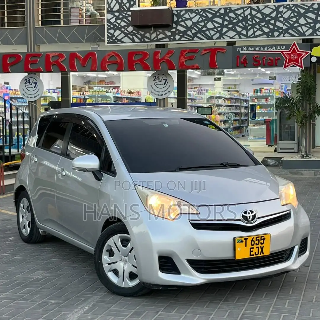 Toyota Ractis 2013 Silver