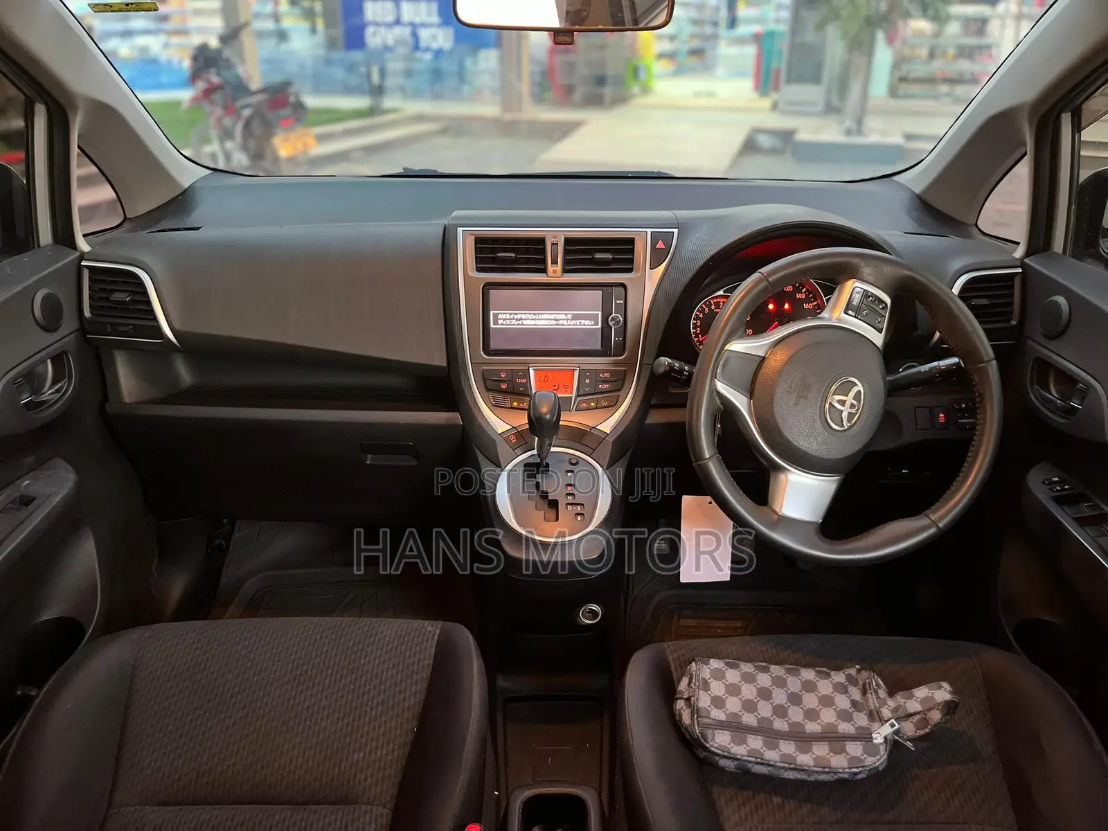 Toyota Ractis 2013 Silver