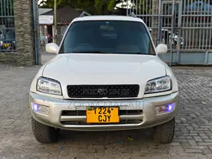 Toyota RAV4 1999 Pearl