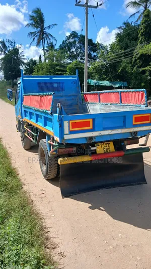  Mitsubishi Canter 4d33 Tipper 