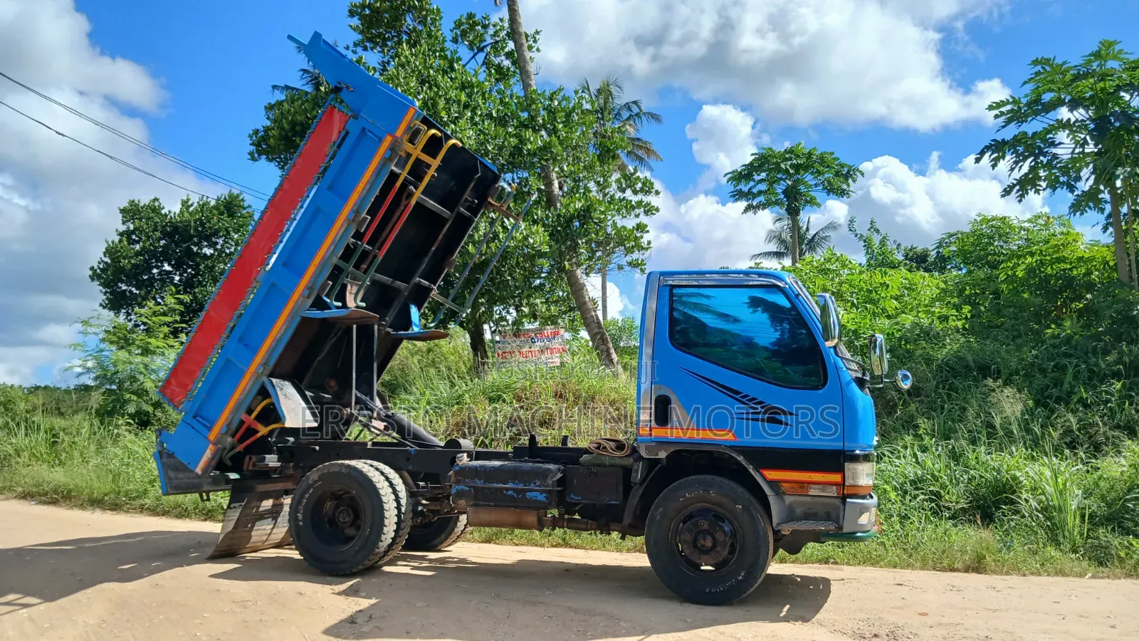  Mitsubishi Canter 4d33 Tipper 