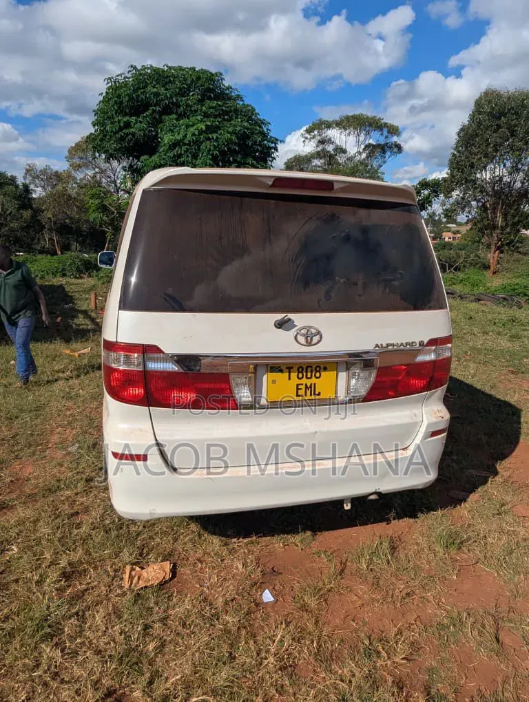 Toyota Alphard 2004 White