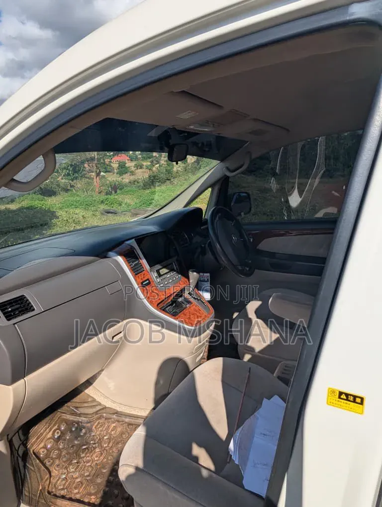 Toyota Alphard 2004 White