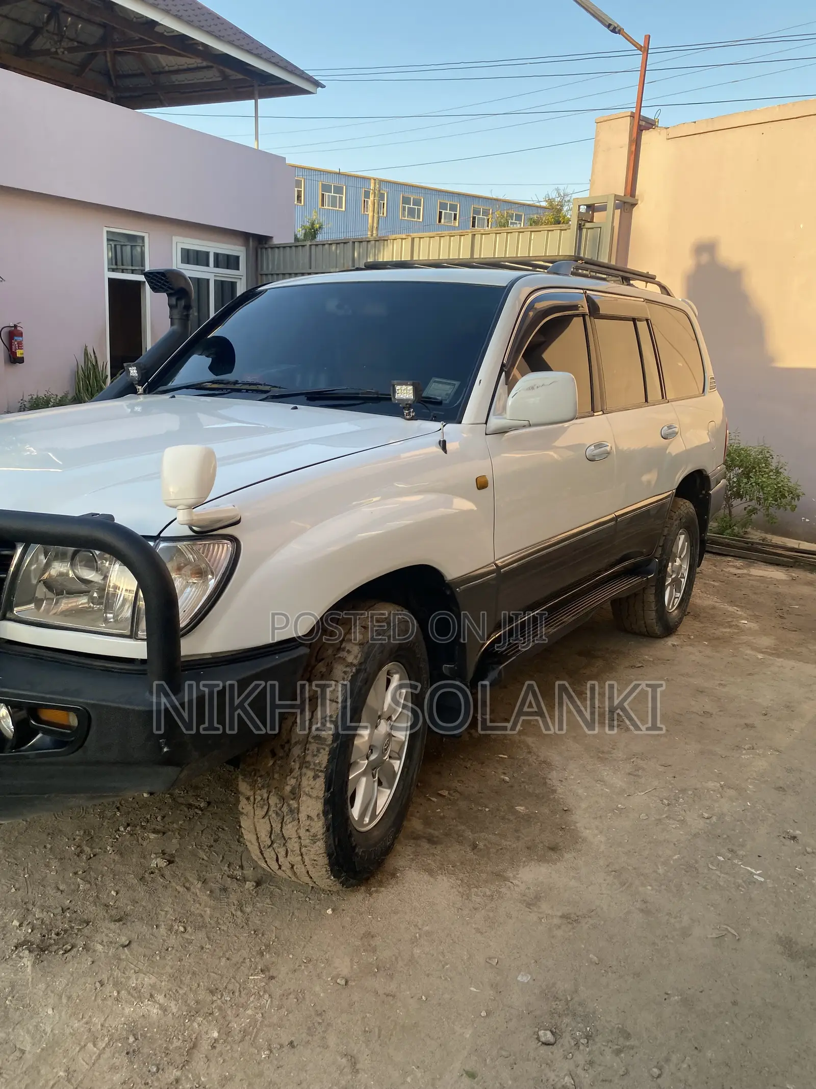 Toyota Land Cruiser 1999 White