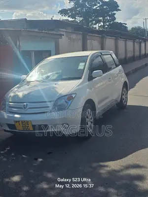 Toyota IST 2004 White
