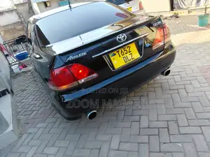 Toyota Crown 2005 Black