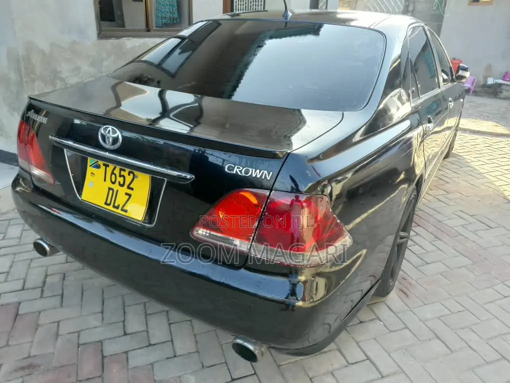 Toyota Crown 2005 Black