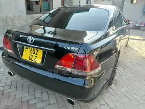 Toyota Crown 2005 Black