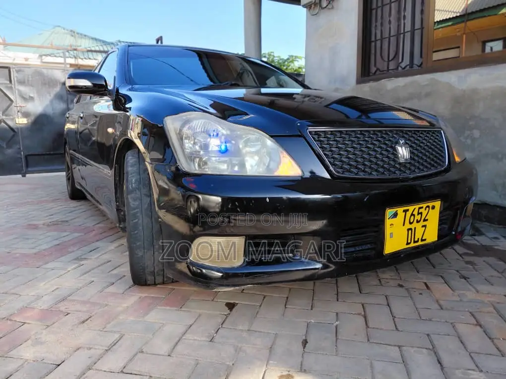 Toyota Crown 2005 Black