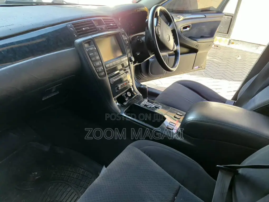 Toyota Crown 2005 Black