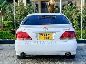 Toyota Crown 2004 White