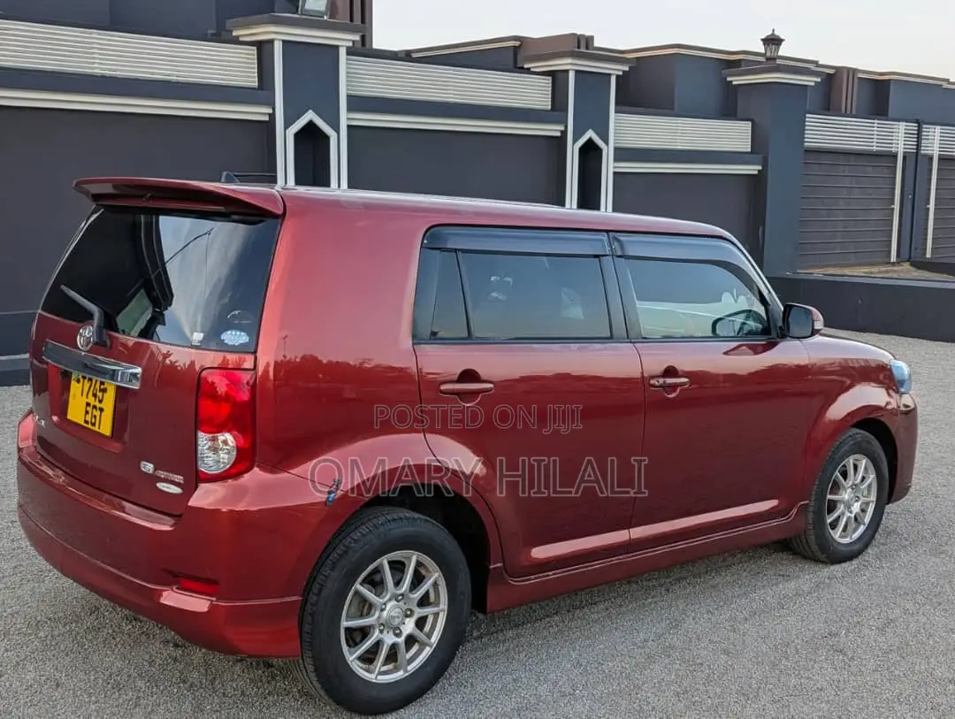 Toyota Corolla Rumion 2009 Maroon