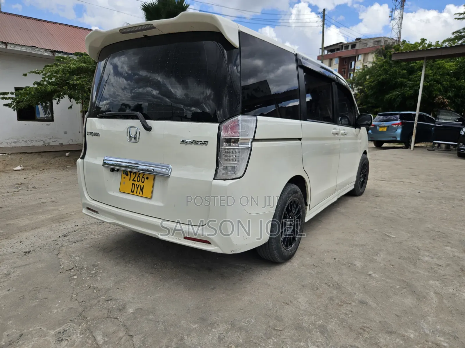 Honda Stepwgn 2012 White