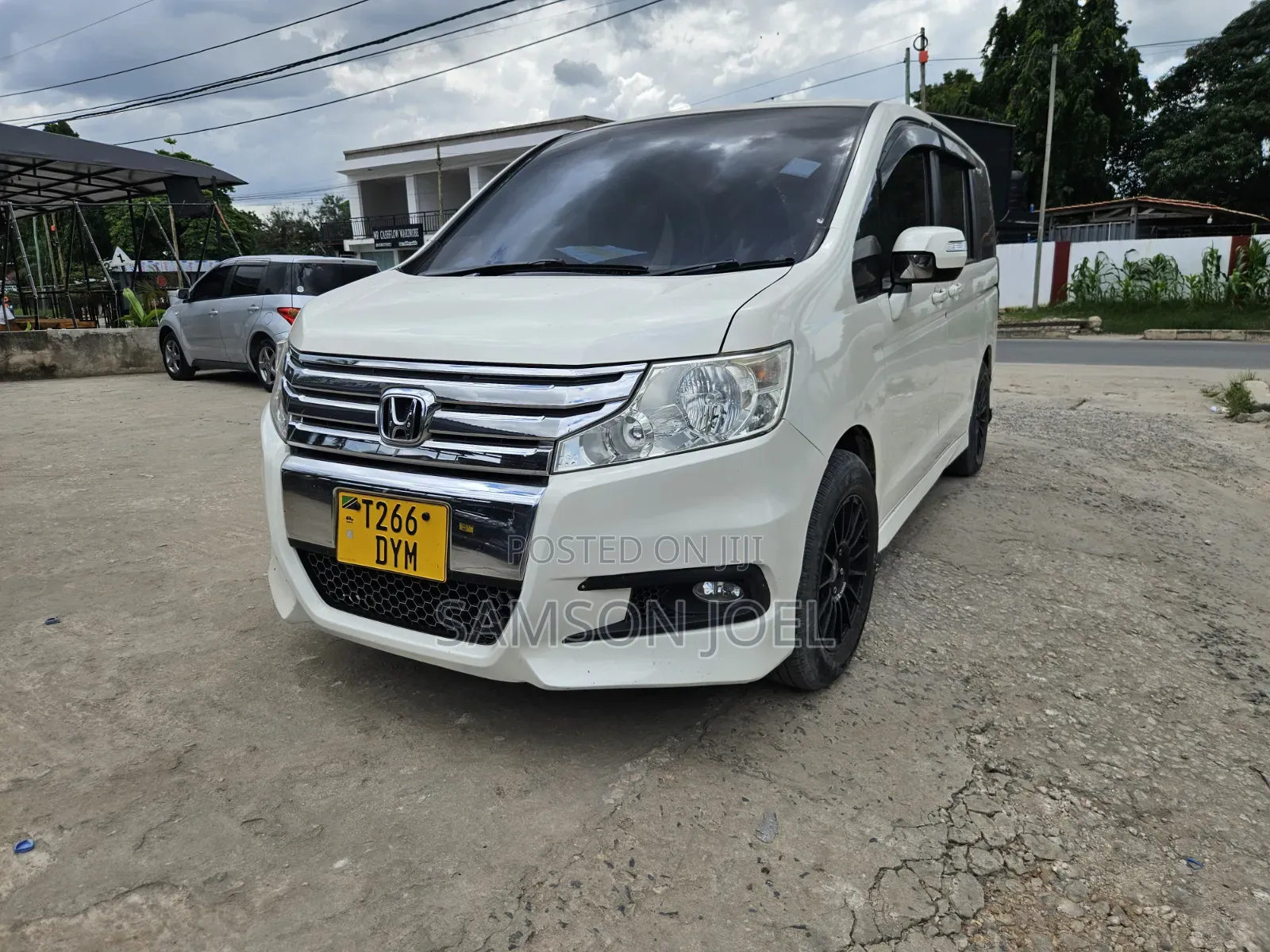 Honda Stepwgn 2012 White