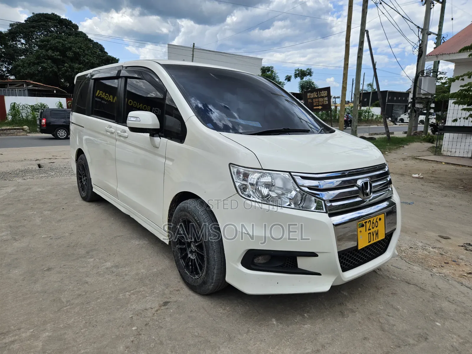 Honda Stepwgn 2012 White