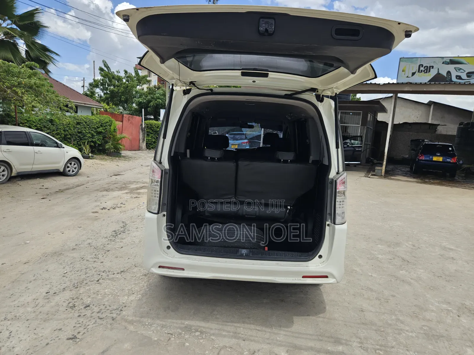 Honda Stepwgn 2012 White