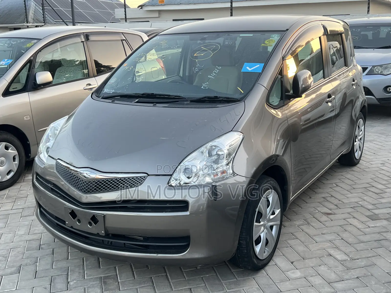 Toyota Ractis 2008 Gray