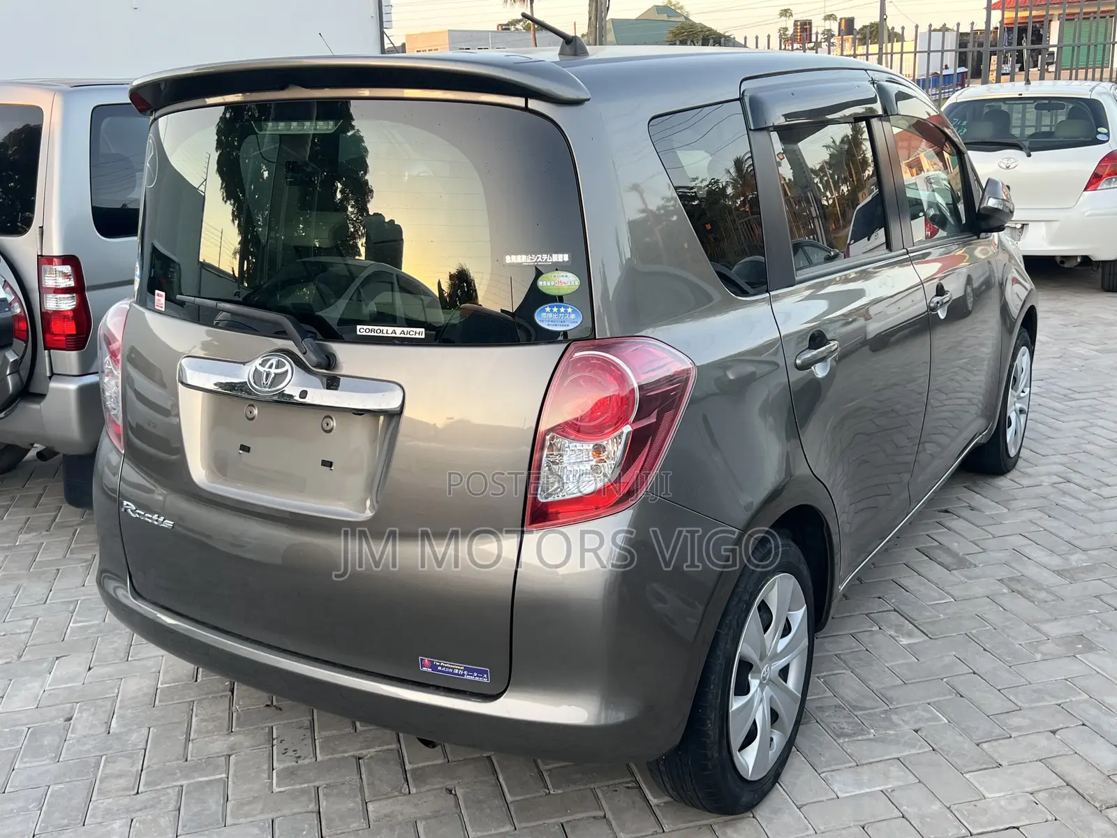 Toyota Ractis 2008 Gray