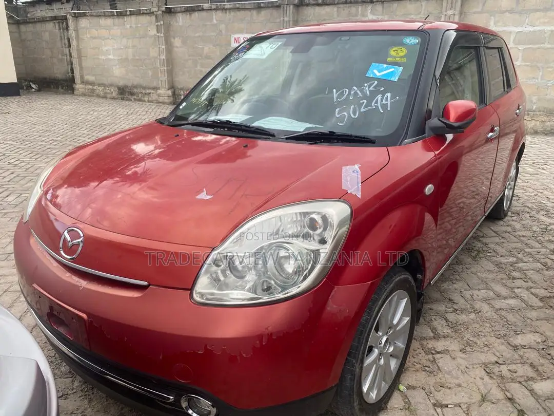 Mazda Verisa 2011 Red