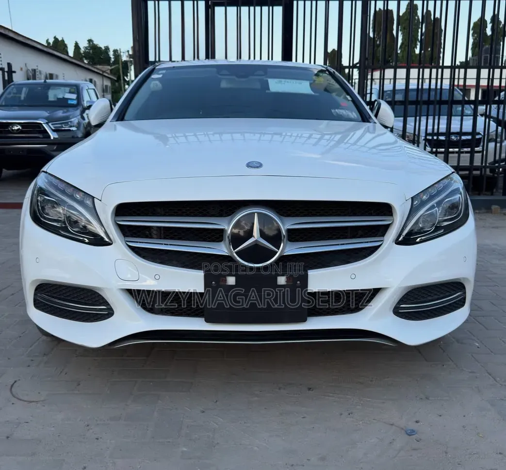 Mercedes-Benz C200 2014 Ivory