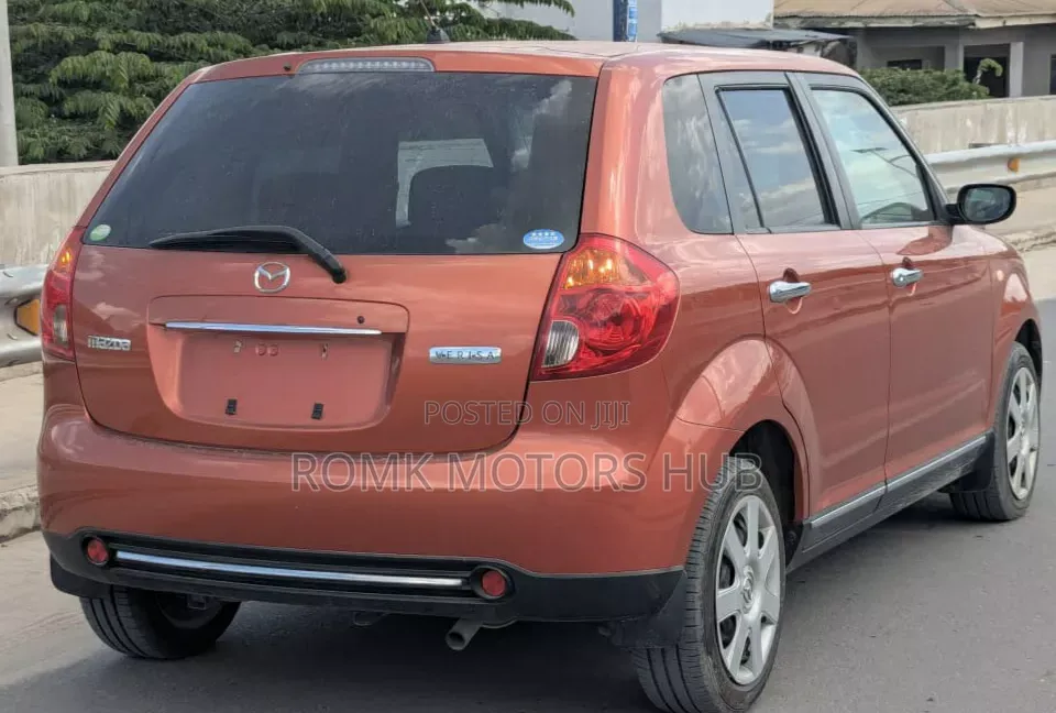 Mazda Verisa 2009 Red