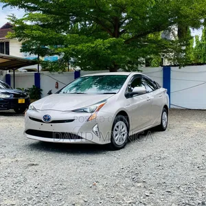 Toyota Prius 2017 Silver