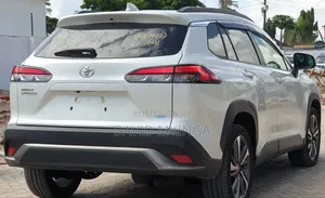 Toyota Corolla Cross 2023 Pearl