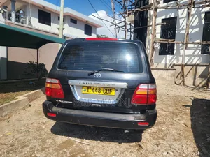 Toyota Land Cruiser 2000 Black