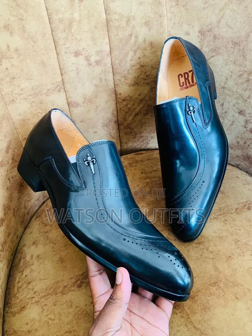 Men's Leather Shoes 2-Colours Black and Brown or Coffee Nicely Shaped