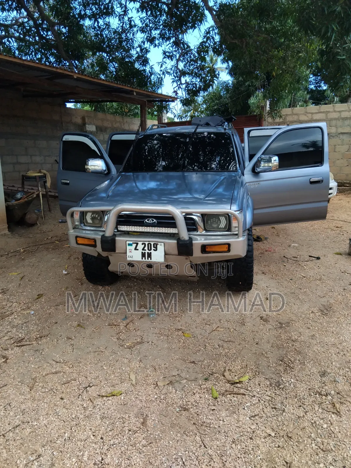 Toyota Hilux 2002 Gray
