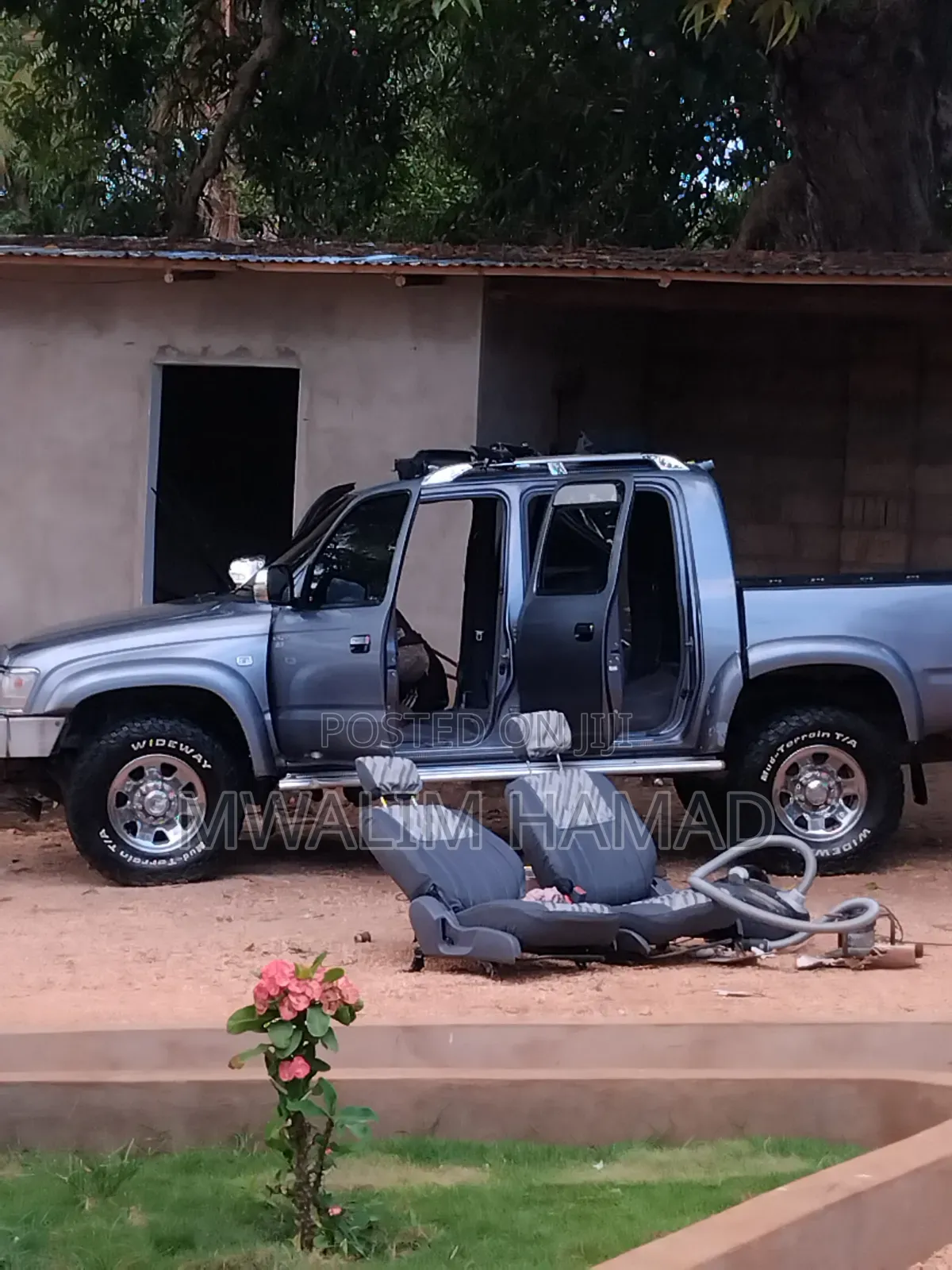 Toyota Hilux 2002 Gray