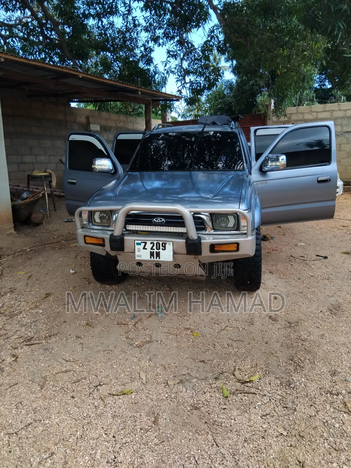 Toyota Hilux 2002 Gray