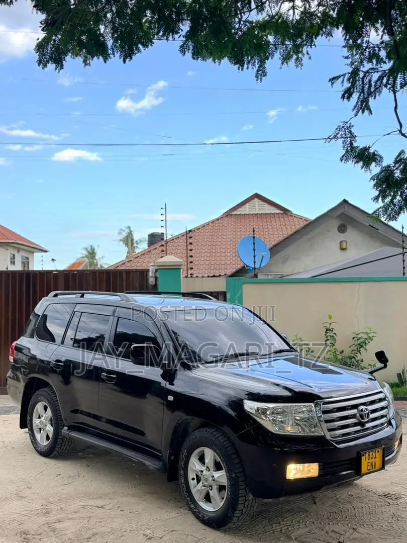 Toyota Land Cruiser 2010 Black