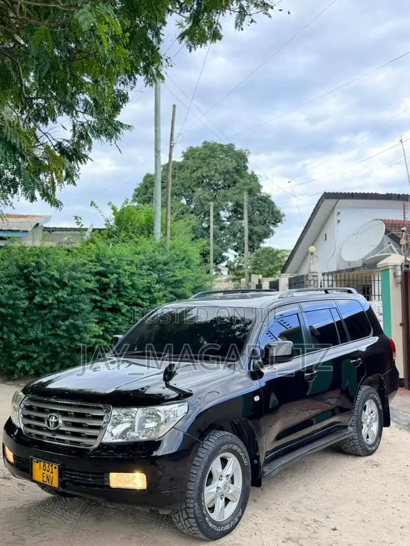 Toyota Land Cruiser 2010 Black